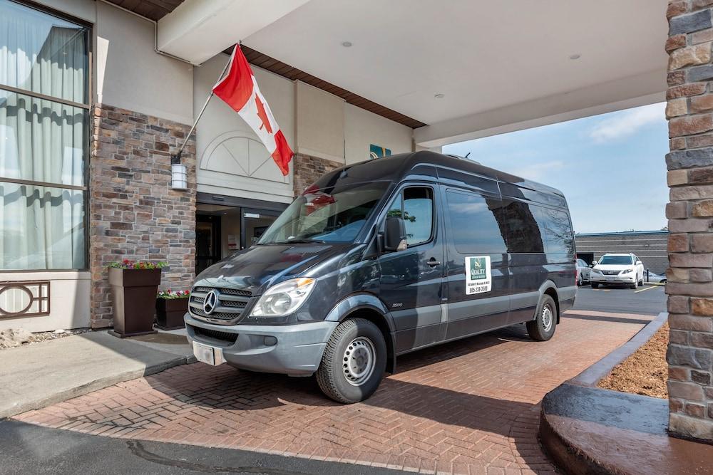Quality Inn & Suites 5585 Ambler Drive Mississauga Ontario Exterior foto