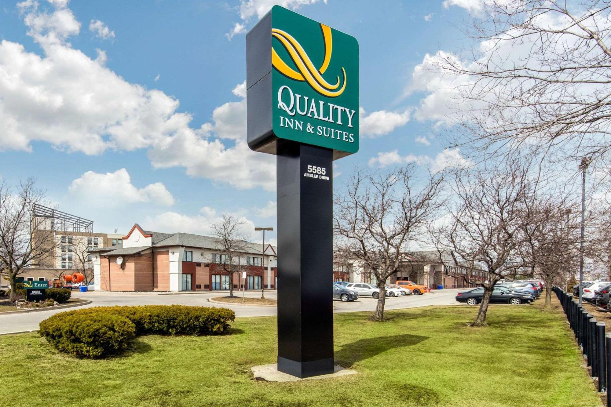 Quality Inn & Suites 5585 Ambler Drive Mississauga Ontario Exterior foto