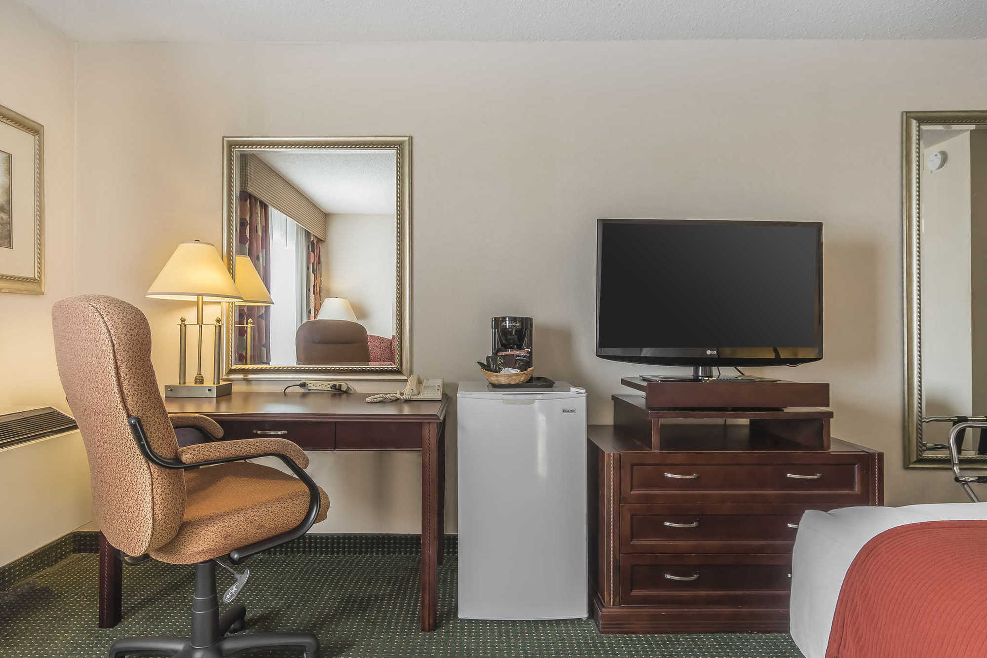 Quality Inn & Suites 5585 Ambler Drive Mississauga Ontario Zimmer foto
