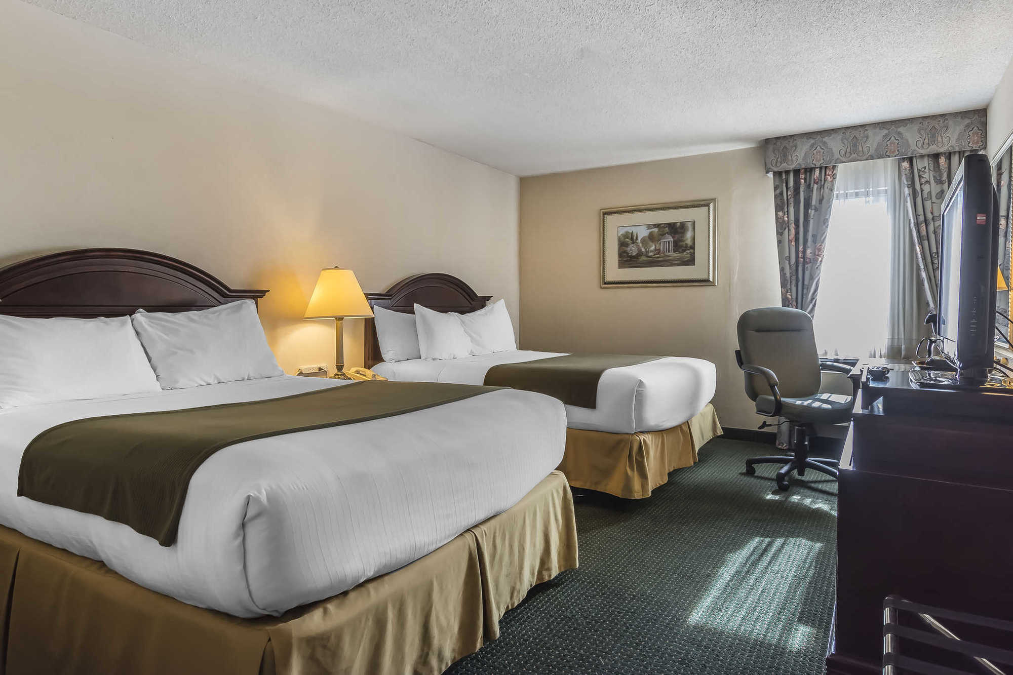 Quality Inn & Suites 5585 Ambler Drive Mississauga Ontario Zimmer foto