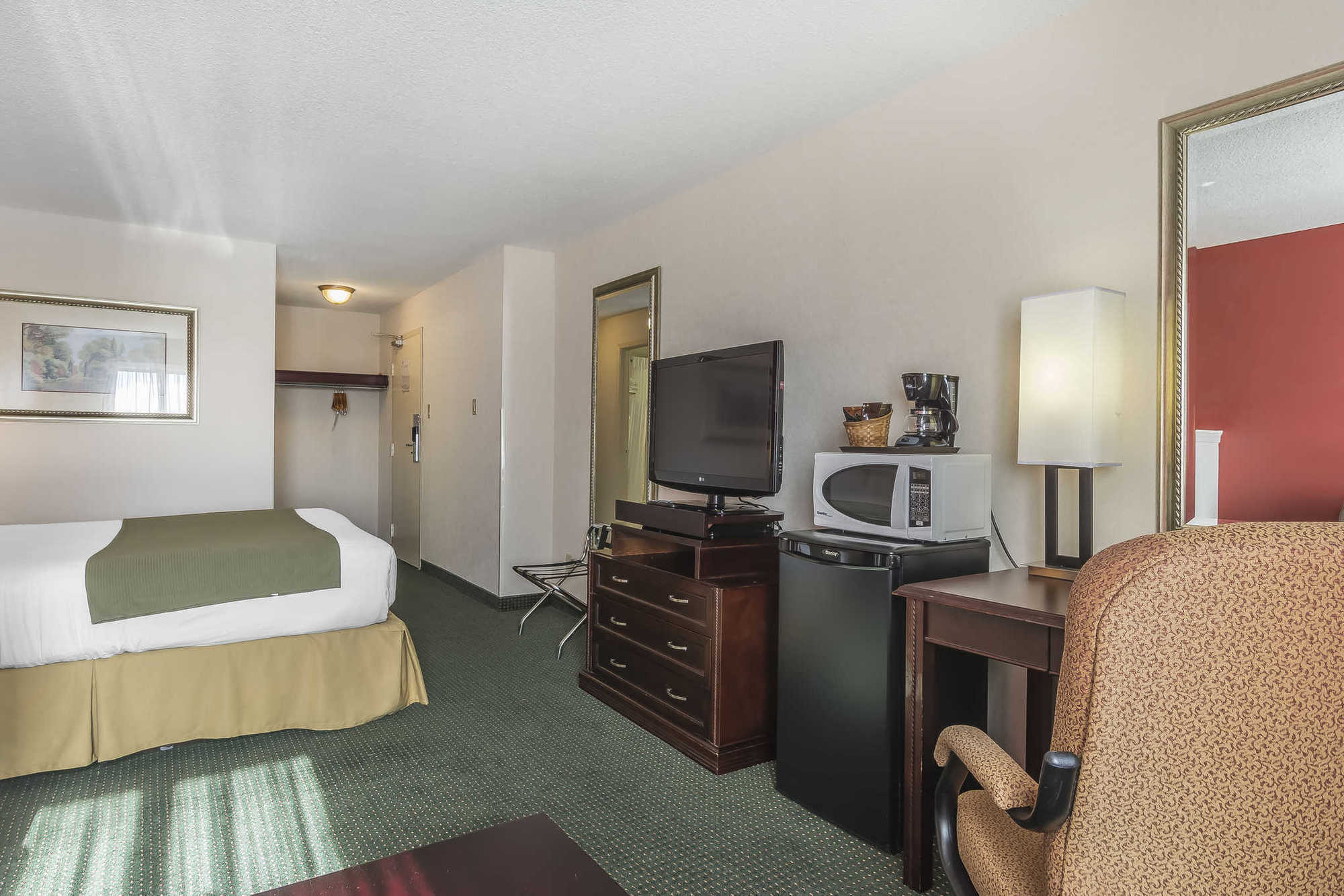 Quality Inn & Suites 5585 Ambler Drive Mississauga Ontario Zimmer foto